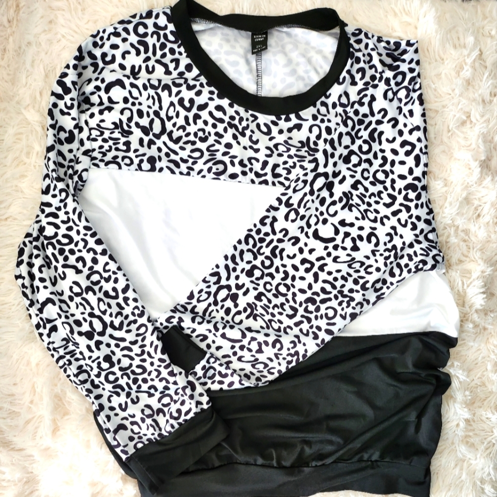Sz 2XL Shein Curve B&W Leopard print Shirt